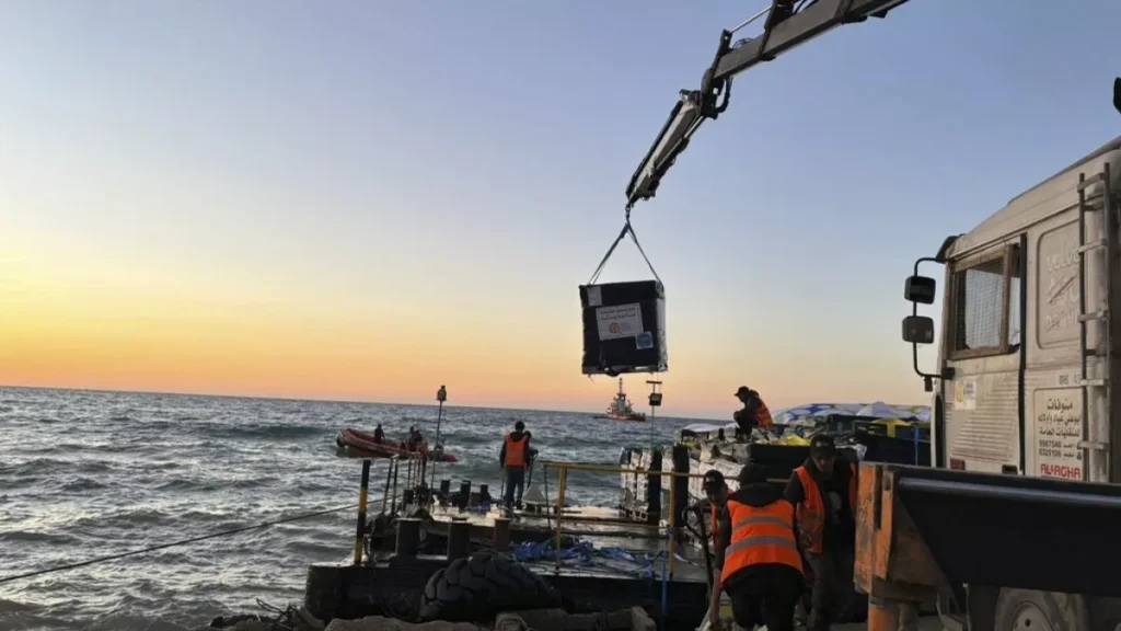 Ayuda grua mar