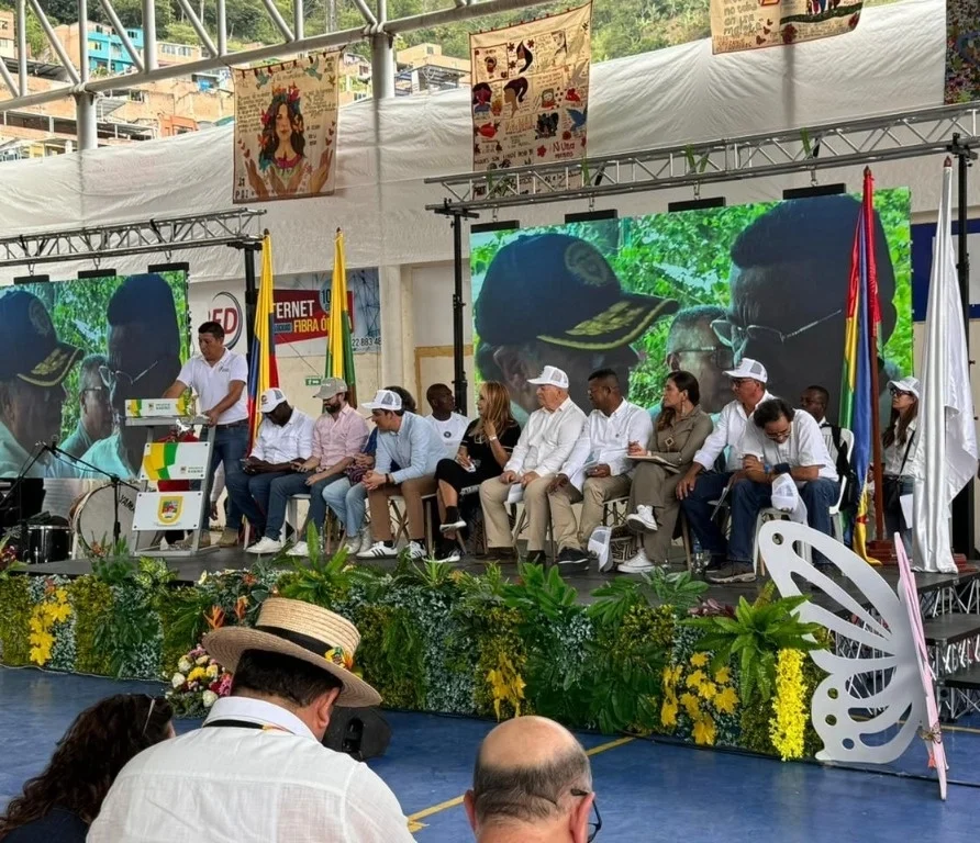 Colombia dialoga Comuneros