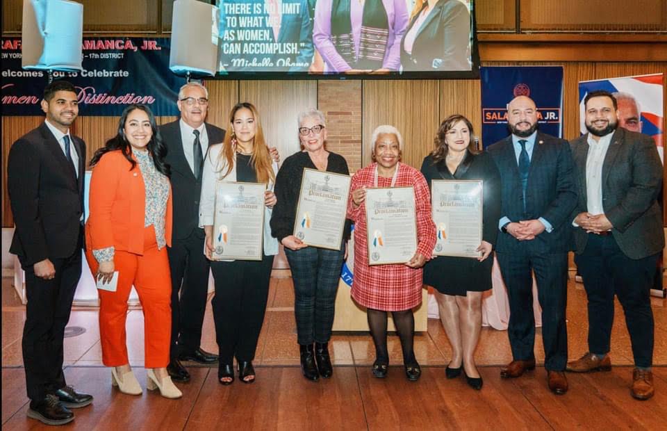 Mujeres diplomas