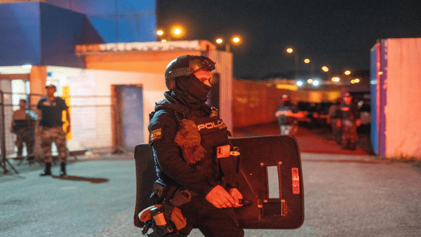 Policia escudo