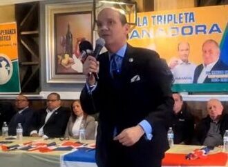 Ramfis-Dominguez-Trujillo-durante-un-acto-politico-en-Filadelfia