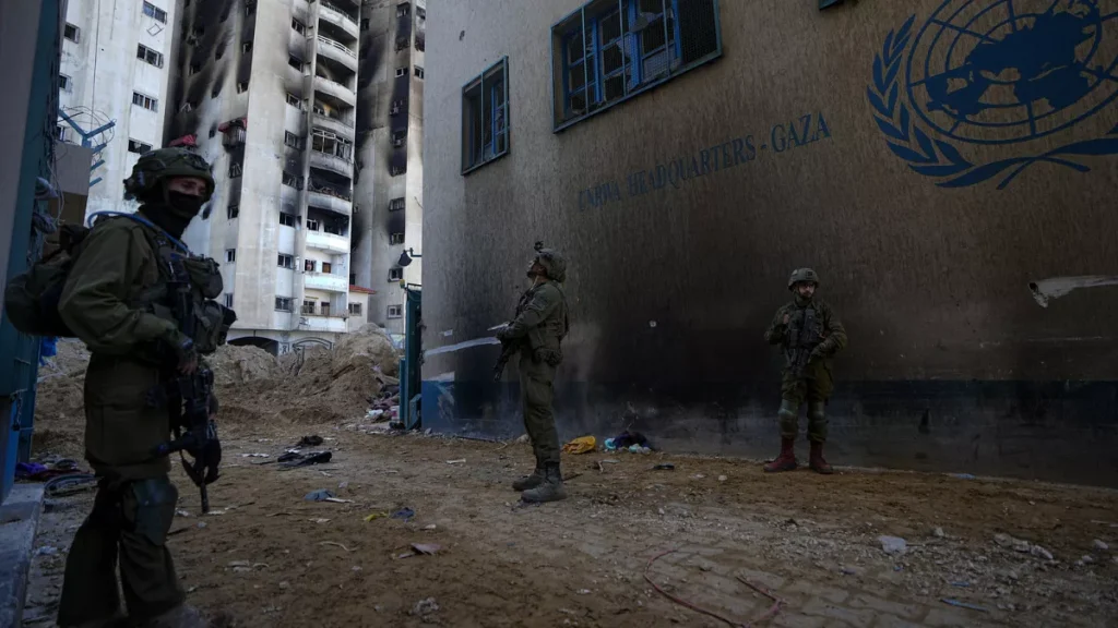 Soldados en UNRWA
