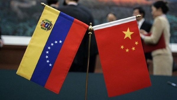 Venezuela Vietnam banderas