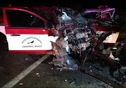 Coche destrozado accidente Oaxaca