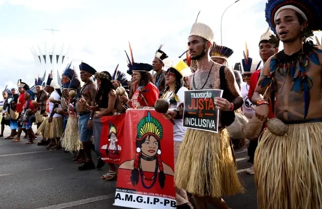 Indigenas marcha