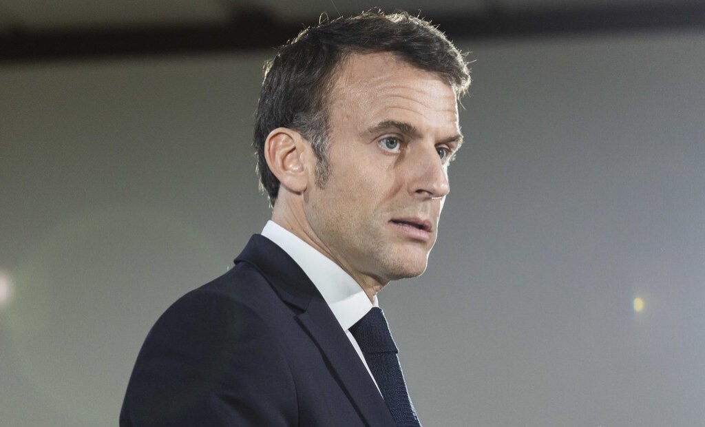 Macron perfil
