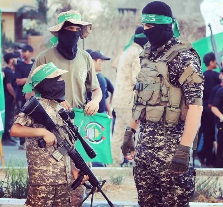 Niño Hamas armado