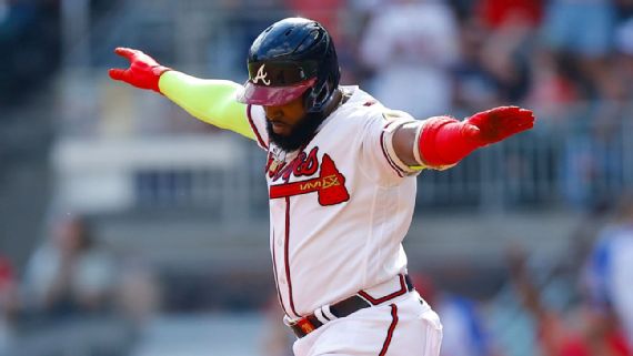 Ozuna hace avion