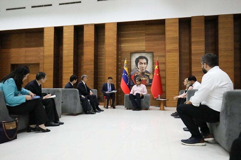 Maduro y delegacion China