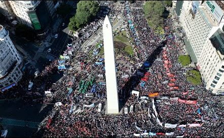 Mani obelisco BA