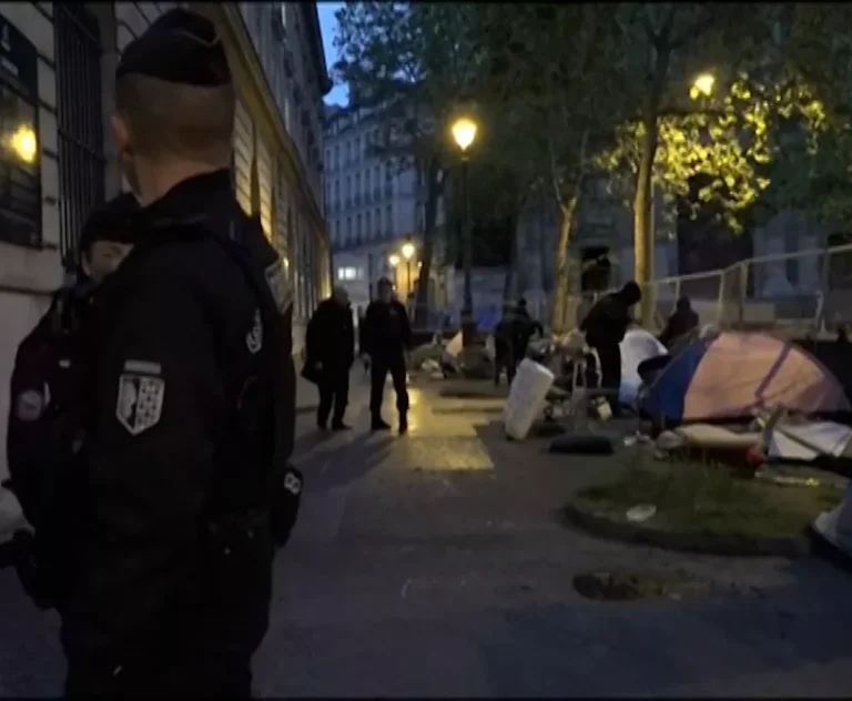 Policia dasolojos Paris