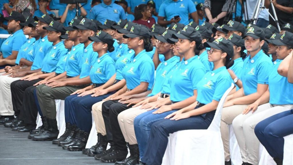 SMV jovenes sentados