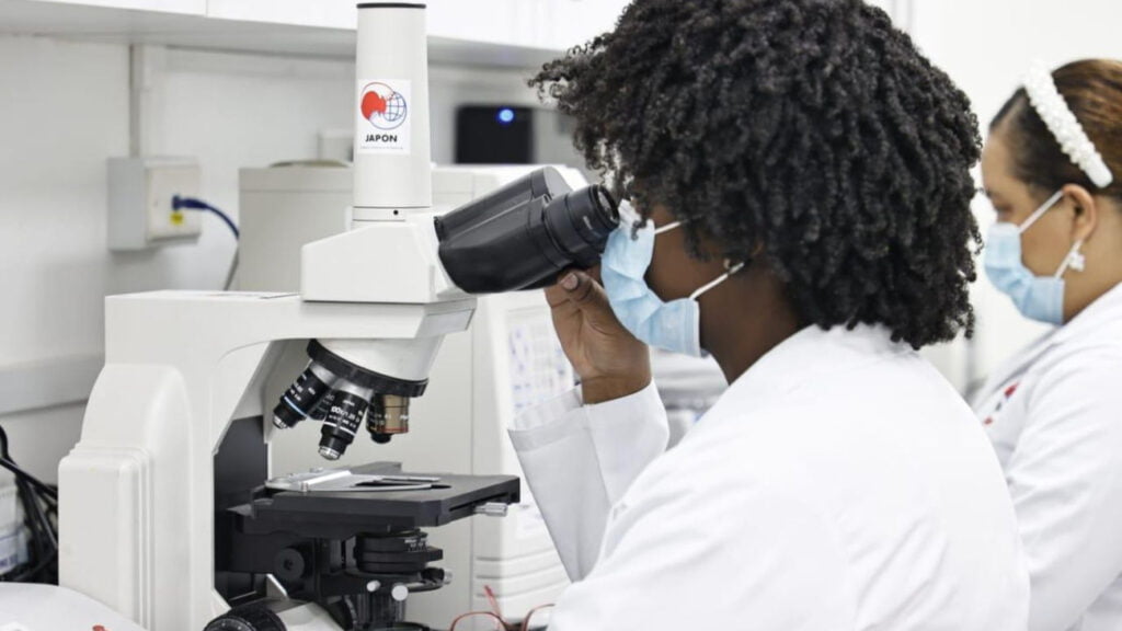 bionalistas microscopio
