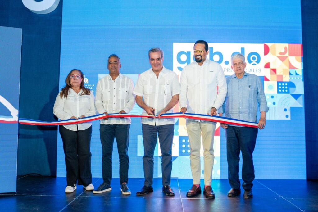Abinader inaugura punto gob