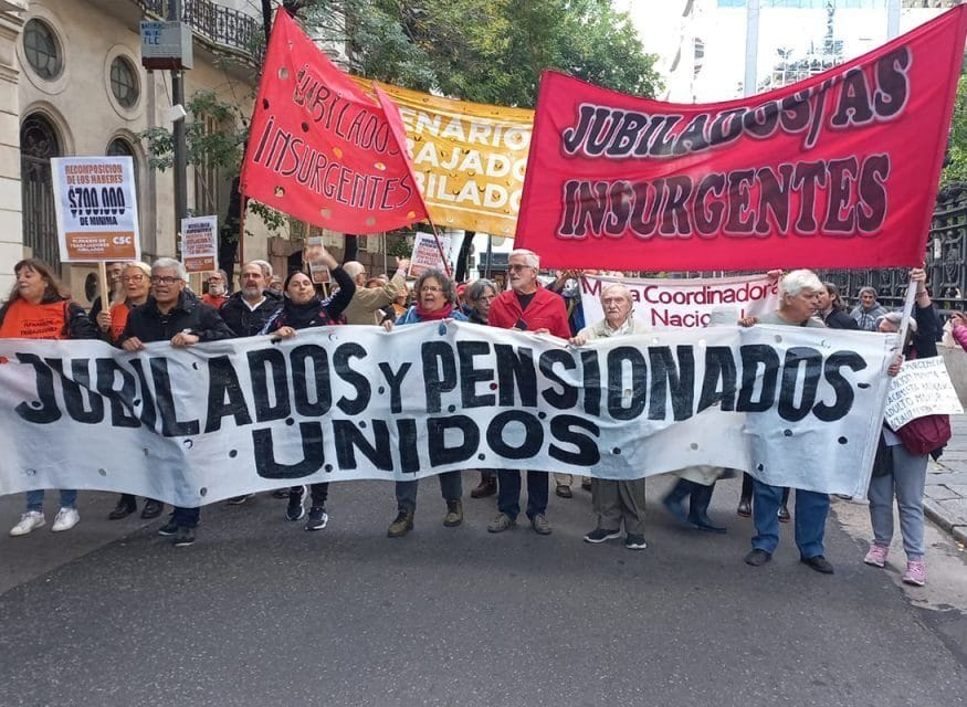 Jjubilados-en-congreso Argentina