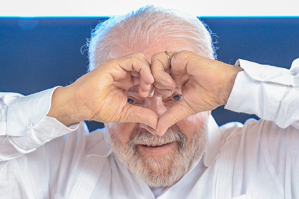 Lula corazon manos