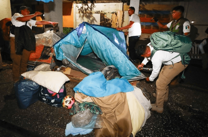 Tienda campaña migrantes