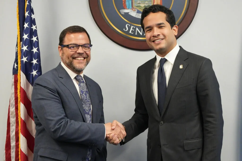 Omar-Fernandez-Y-senador-de-NY-acuerdan-promocion-de-negocios-dominicanos