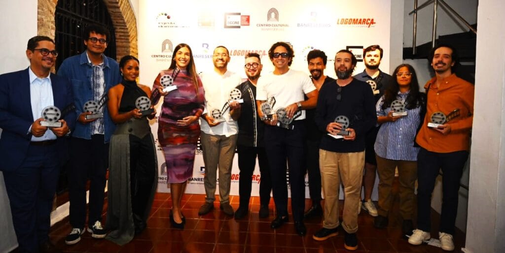 Todos los ganadores del V Premio de la Critica Adopresci 2024 yy
