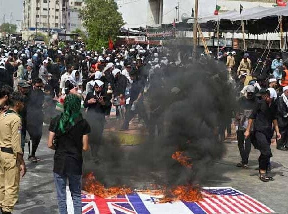 humo negro banderas