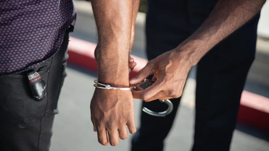 0000000000000 Hispano del Bronx, presuntamente dominicano, apuñala 3 policías tras intentar robar patrulla