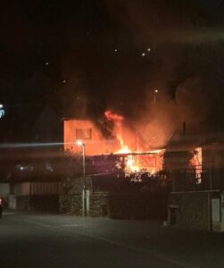 Casa incendiada Libano