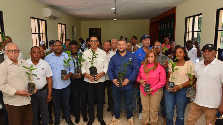 feda dona 50 mil plantulas de cafe