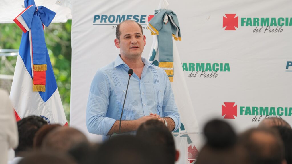 promese inaugura farmacia
