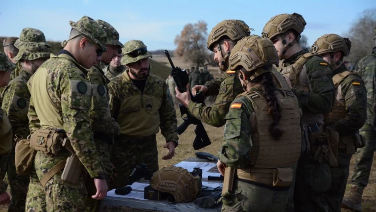 militares españoles en rumania