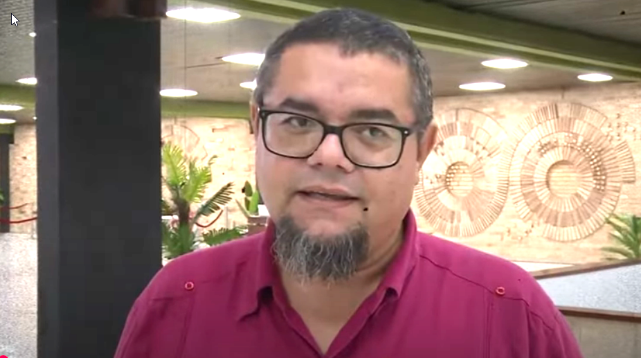 El cantautor cubano Eduardo Sosa