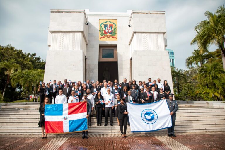 cnd rinde tributo a padres de la patria