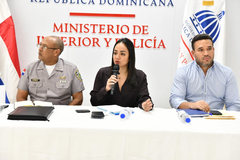gobierno y musicologo dialogan