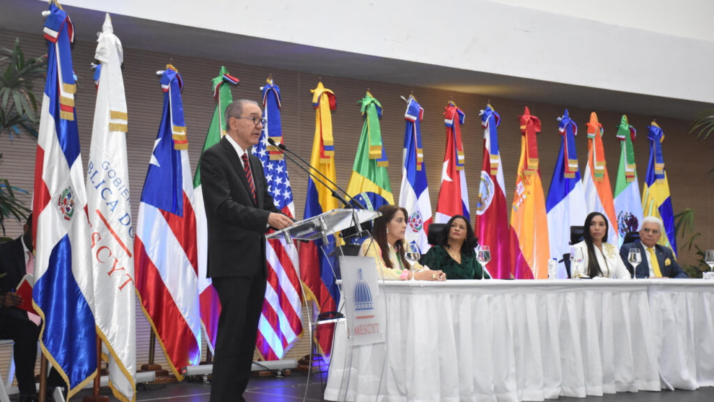 mescyt convoca a becas