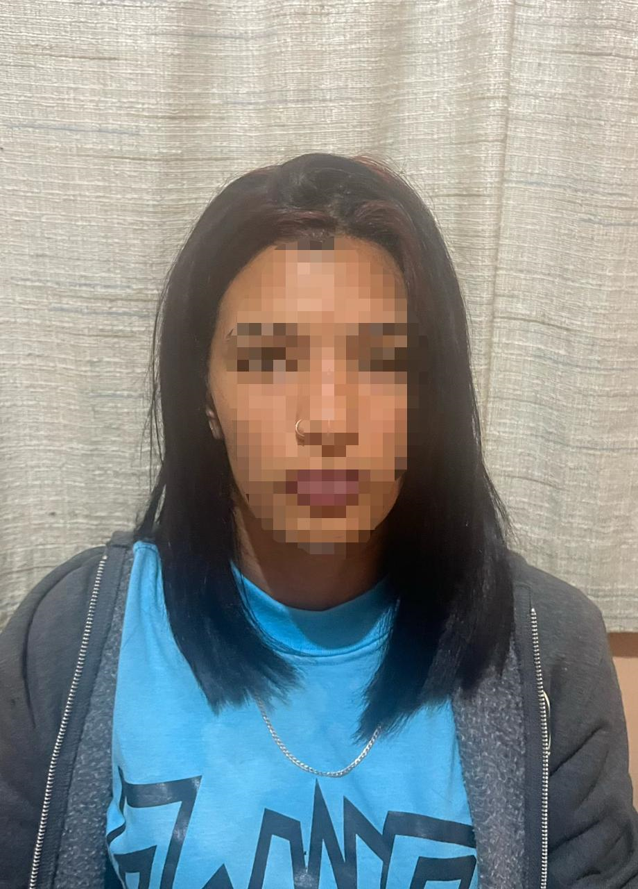 mujer golpea otra en santiago