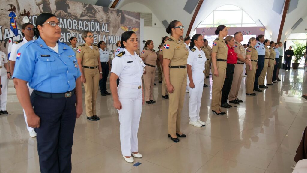 ministerio de defensa y la mujer