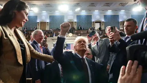 trump con puño