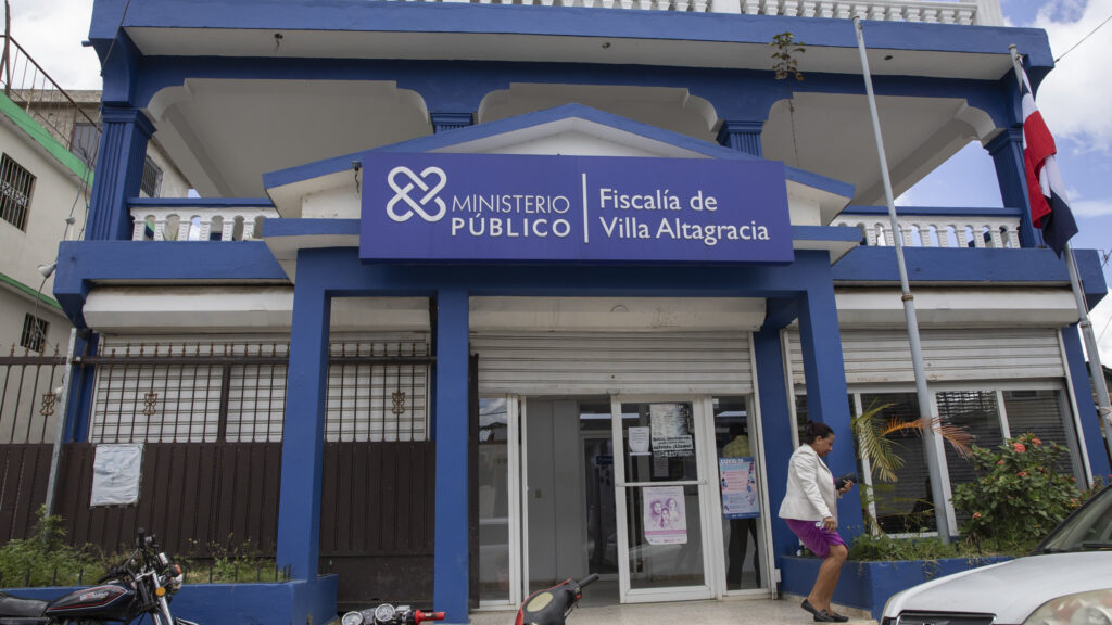 fiscalia de villa altagracia fachada