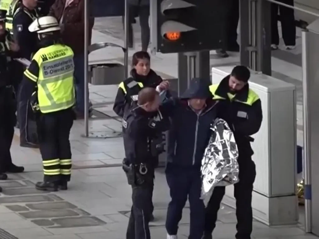 mujer hiere 12 en hamburgo