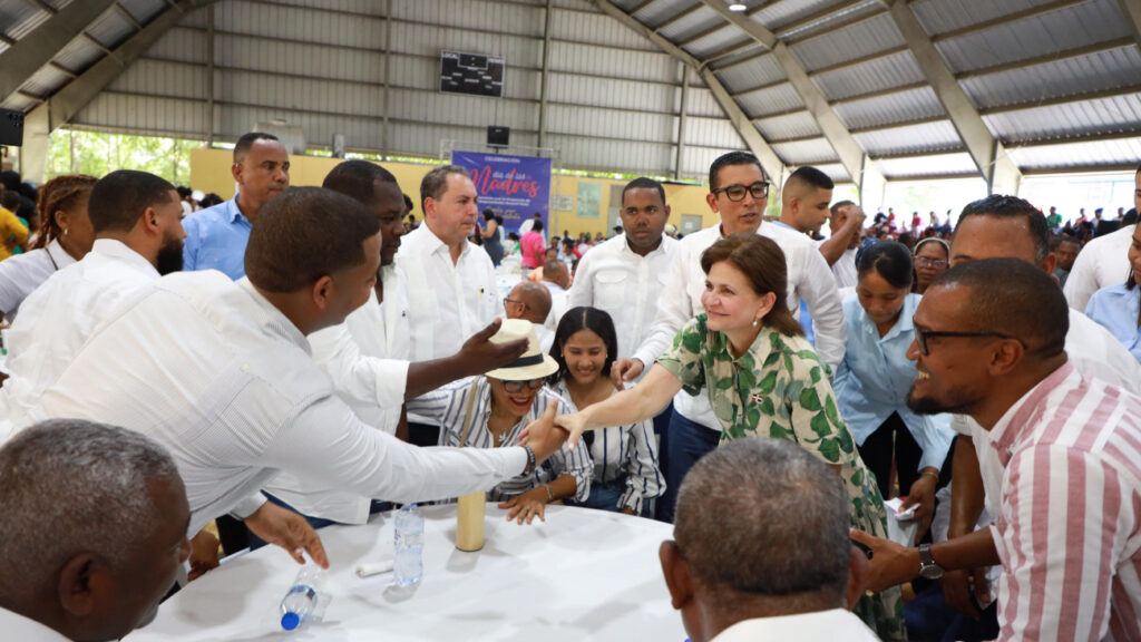 raquel celebra madre en bahoruco