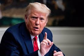 trump con dedo arriba