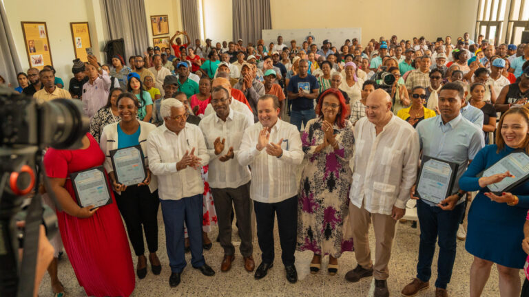 titulos en samana