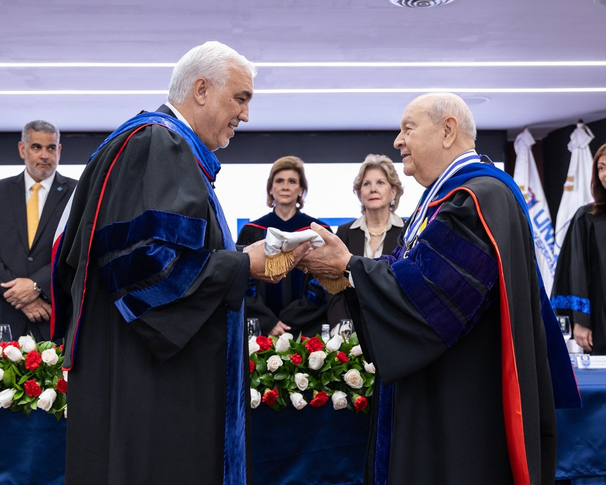 aidc-celebra-su-quincuagesima-graduacion-de-especialistas-del-corazon