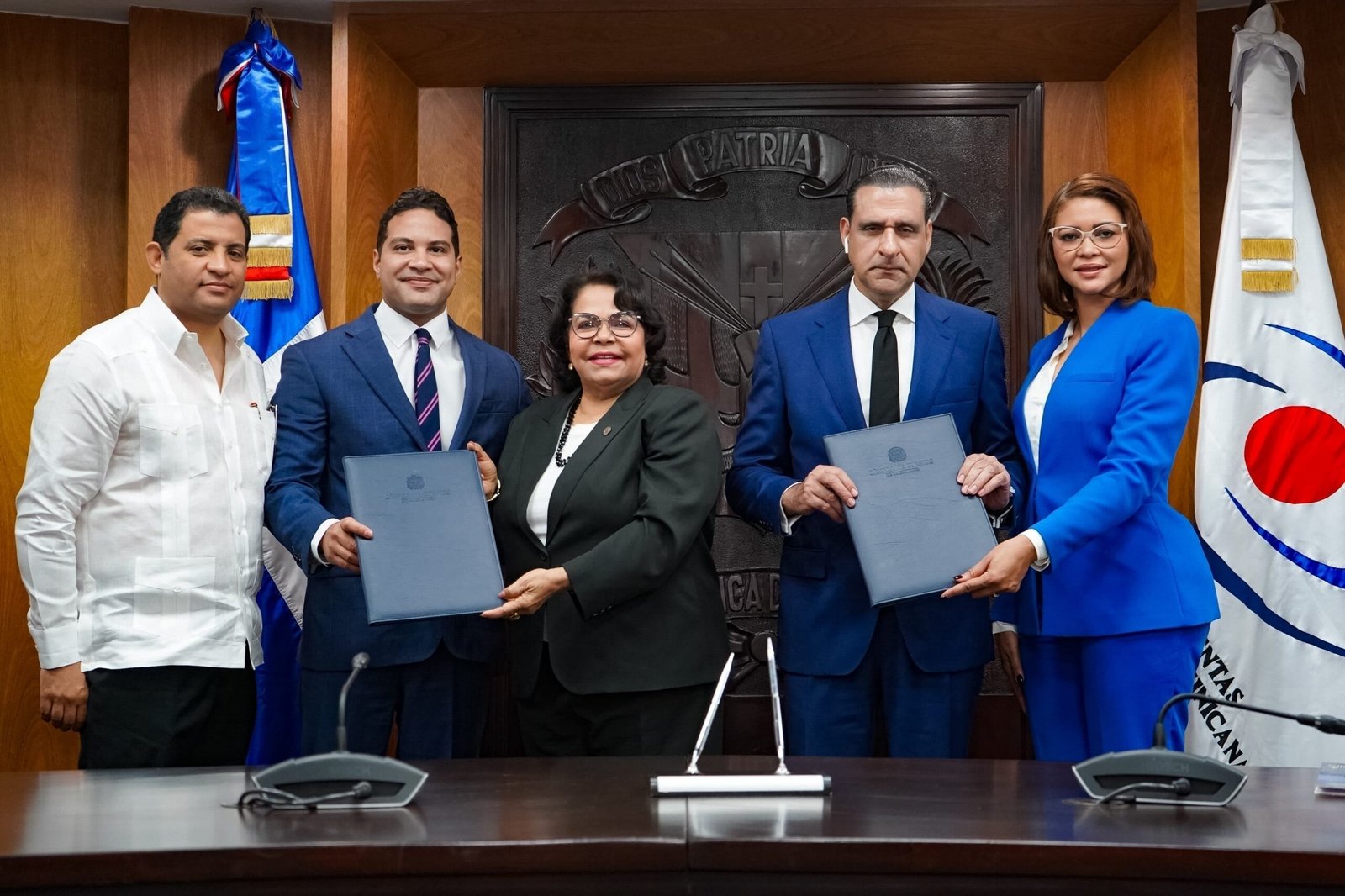 camara de cuentos y finjus