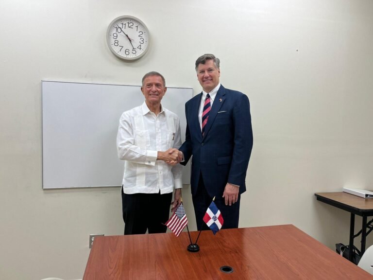 canciller-alvarez-se-reune-con-el-subsecretario-de-estado-de-eeuu-christopher-landau