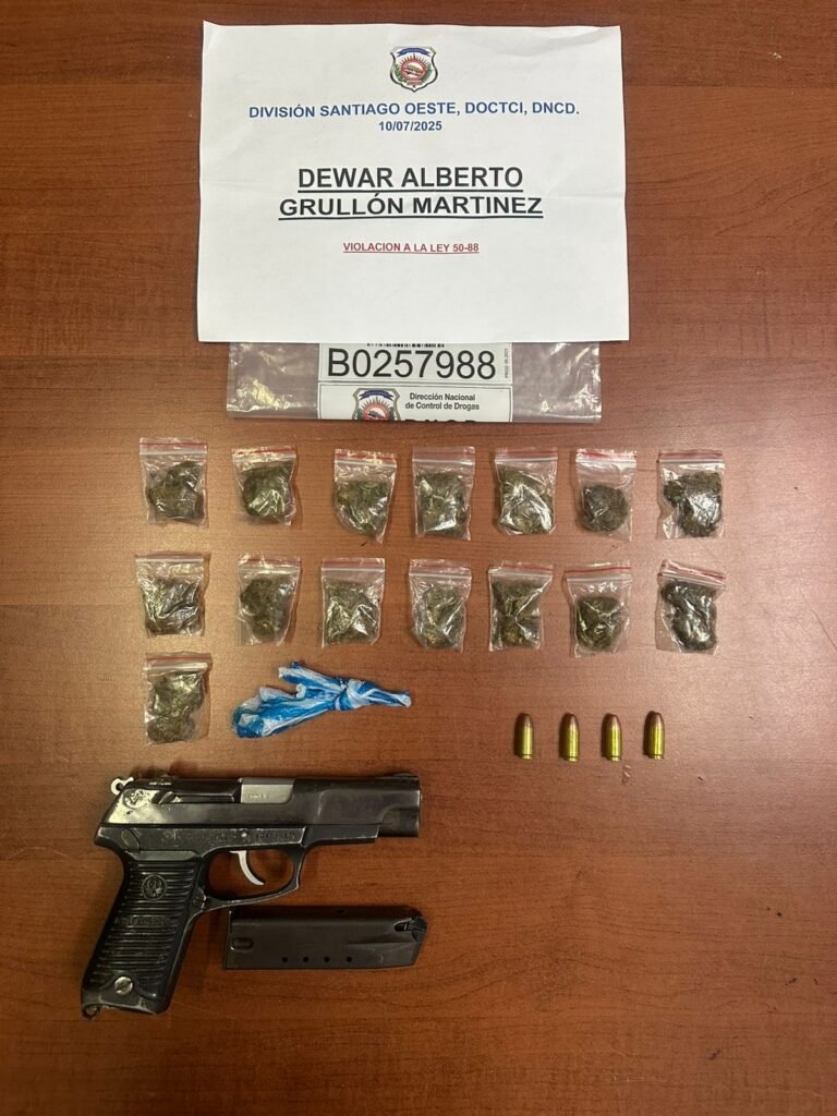 dos hombre arrestados en santiago