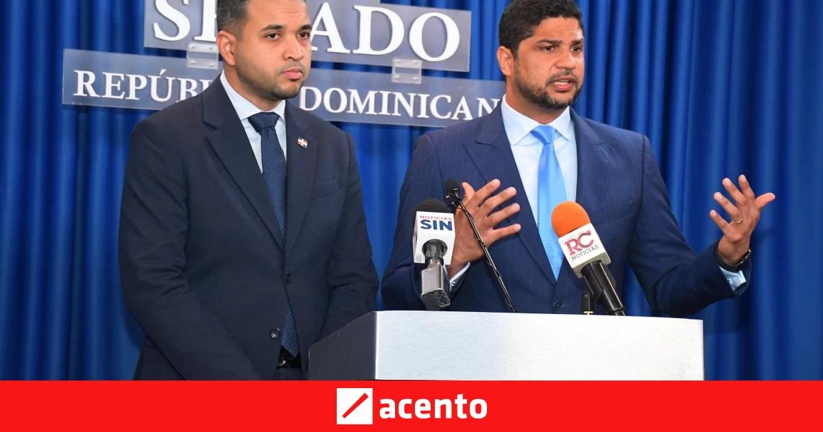 el-senador-gustavo-lara-salazar-y-ministro-de-la-juventud-carlos-valdez-presentan-proyecto-de-ley-para-el-desarrollo-laboral-juvenil