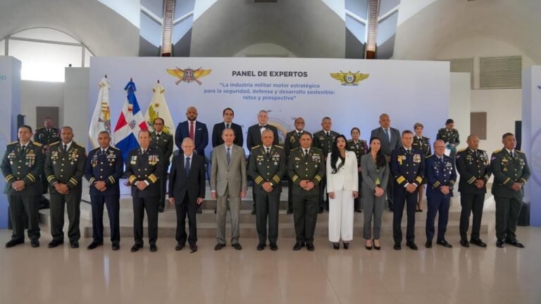en-el-ministerio-de-defensa-expertos-analizan-el-rol-estrategico-de-la-industria-militar