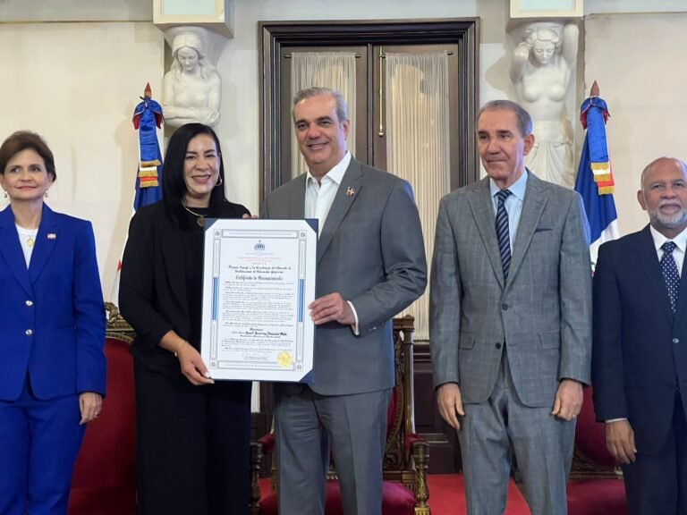 gobierno-premio-a-la-excelencia-docente-en-las-instituciones-de-educacion-superior-2025