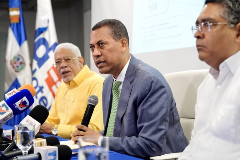 indotel-da-30-dias-a-prestadoras-moviles-para-depurar-y-validar-identidad-de-usuarios-de-servicios-moviles