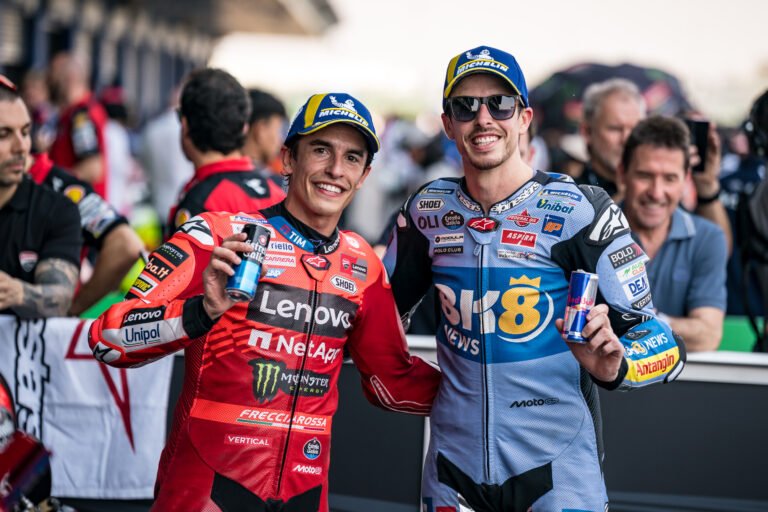 marc-y-alex-marquez-se-alian-en-una-remontada-en-el-sprint-del-gp-de-paises-bajos-que-marca-aun-mas-distancias-en-el-mundial